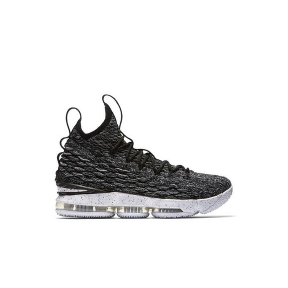 lebron 15 9.5